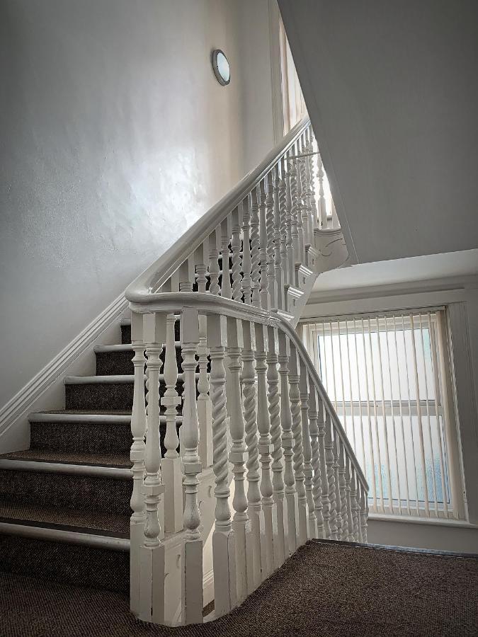 Bournemouth Beachfront Retreat 3 Bedroom 3 Bathroom Seaside B&B With Free Parking Extérieur photo
