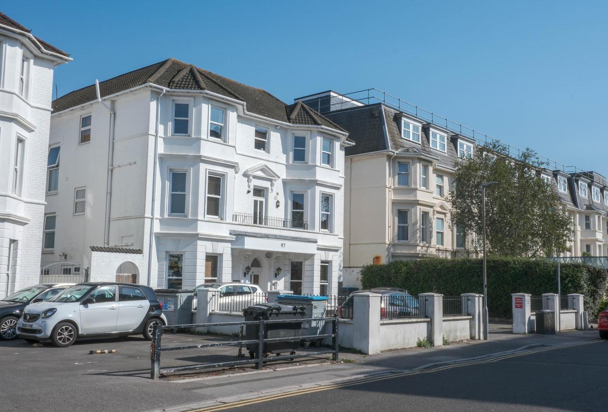 Bournemouth Beachfront Retreat 3 Bedroom 3 Bathroom Seaside B&B With Free Parking Extérieur photo
