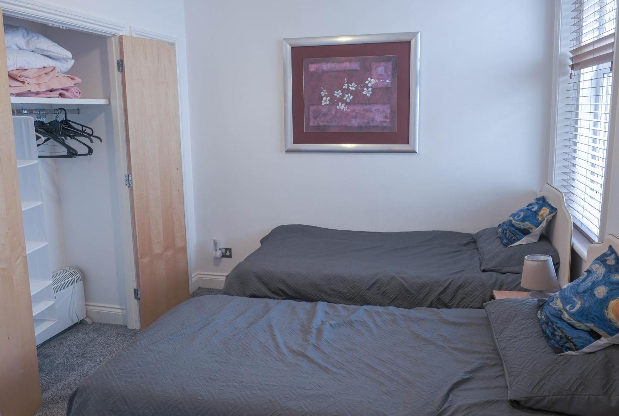Bournemouth Beachfront Retreat 3 Bedroom 3 Bathroom Seaside B&B With Free Parking Extérieur photo