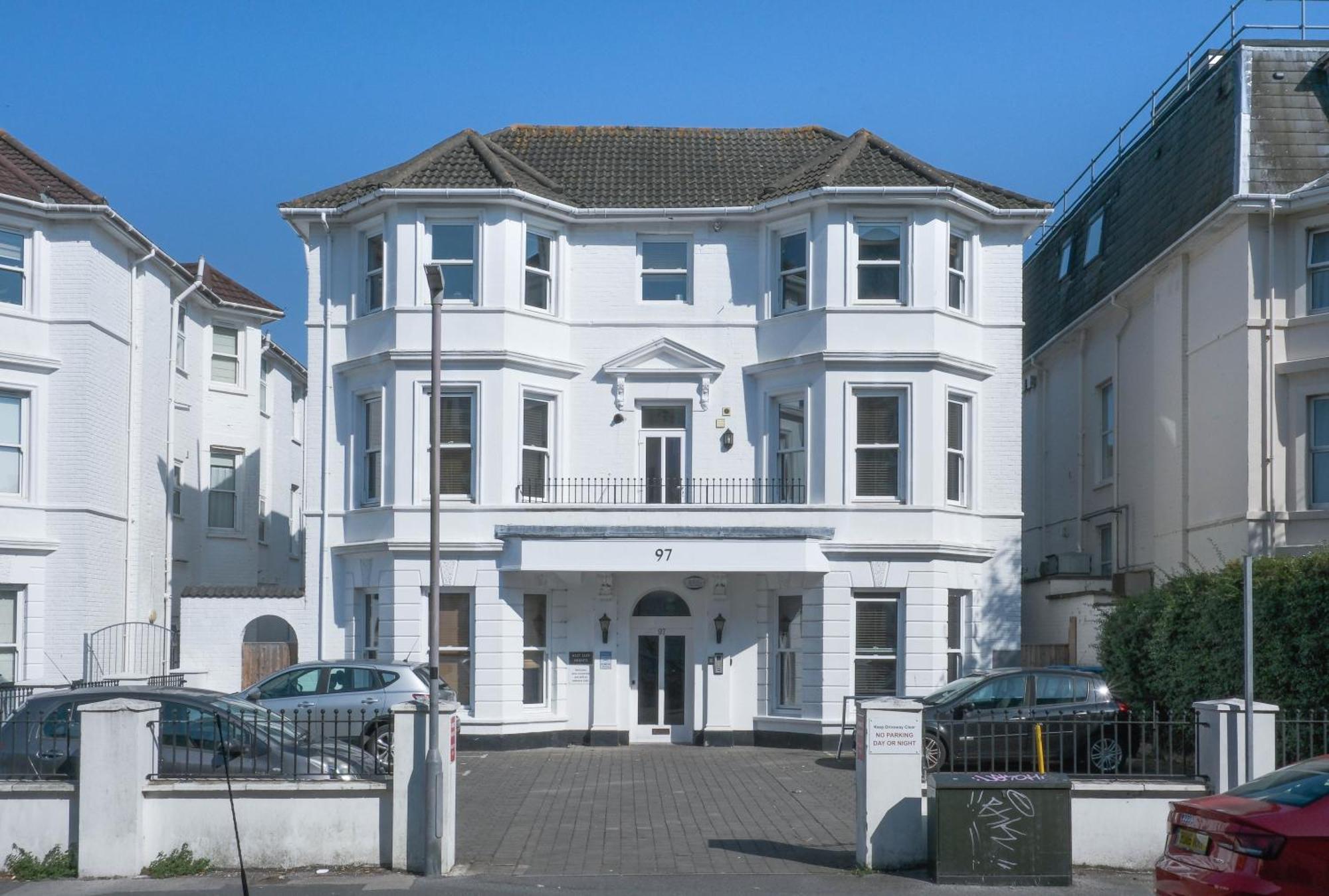 Bournemouth Beachfront Retreat 3 Bedroom 3 Bathroom Seaside B&B With Free Parking Extérieur photo