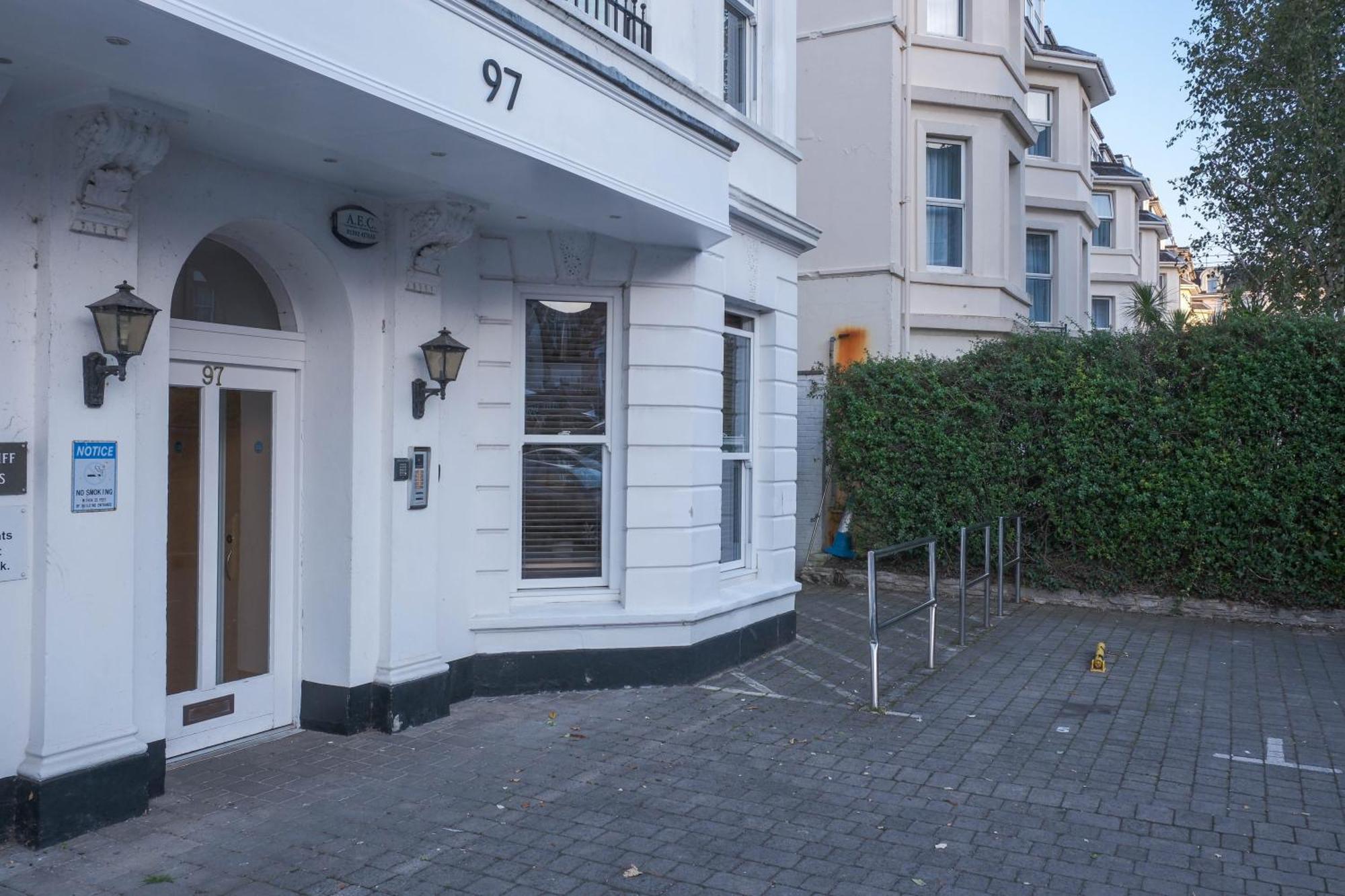 Bournemouth Beachfront Retreat 3 Bedroom 3 Bathroom Seaside B&B With Free Parking Extérieur photo
