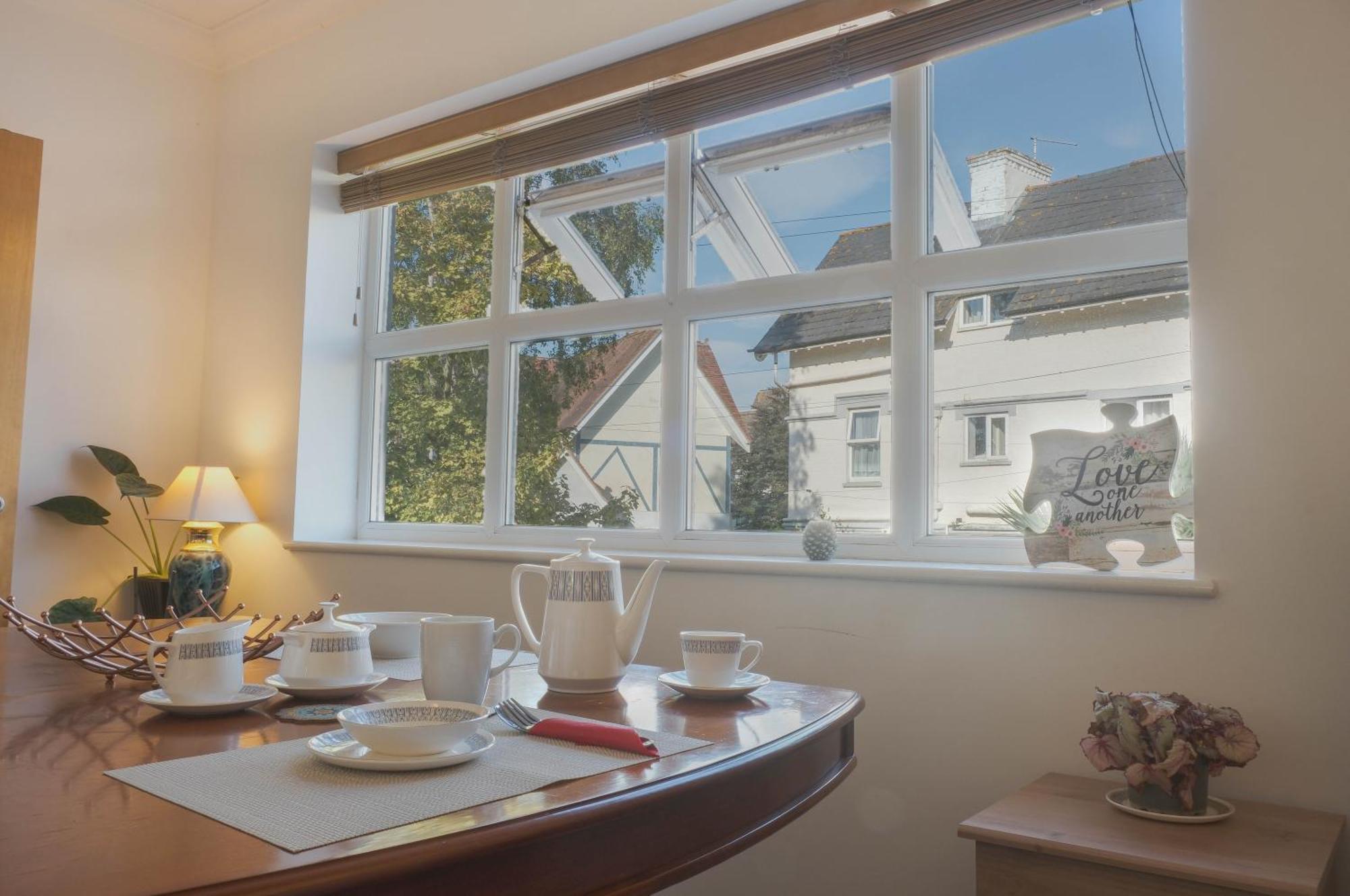 Bournemouth Beachfront Retreat 3 Bedroom 3 Bathroom Seaside B&B With Free Parking Extérieur photo