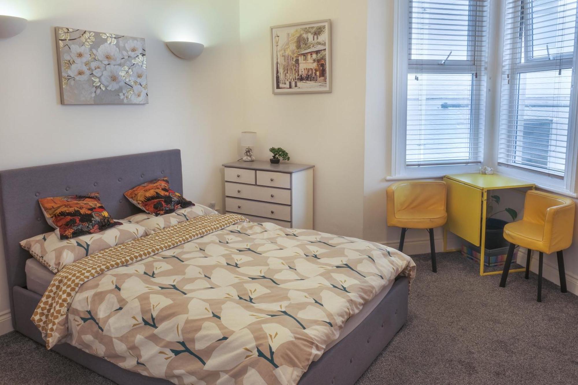 Bournemouth Beachfront Retreat 3 Bedroom 3 Bathroom Seaside B&B With Free Parking Extérieur photo